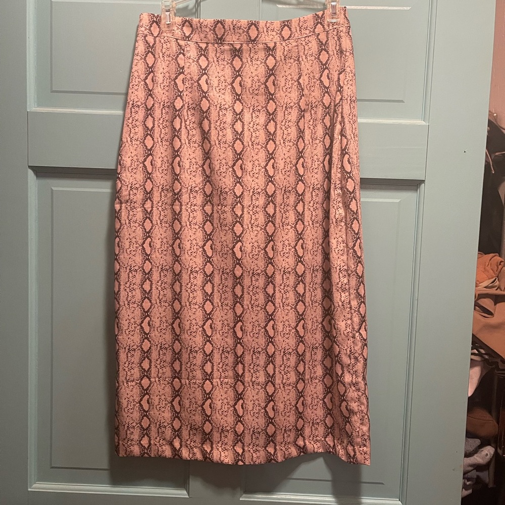 Kittenish snake print skirt